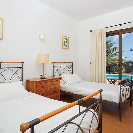 וילה Playa Blanca Sleeps 6 Air Con Wifi פלאיה בלנקה