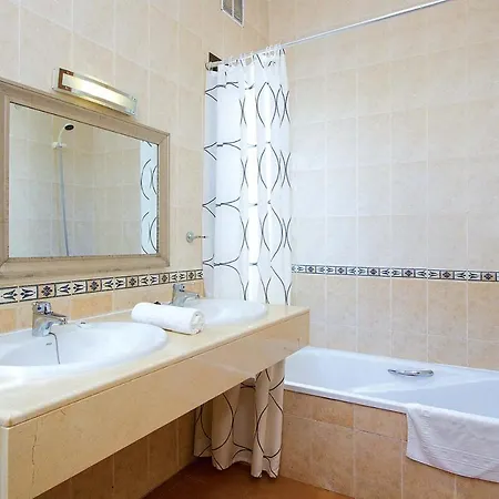 Playa Blanca Sleeps 6 Air Con Wifi